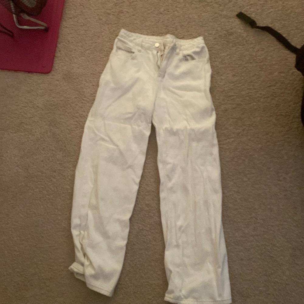 cream baggy jeans